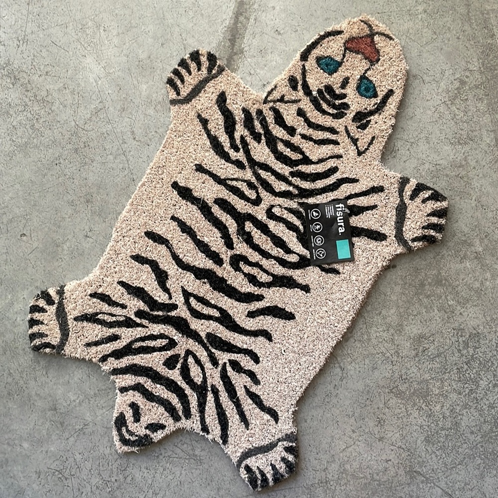 NWT White tiger coir doormat